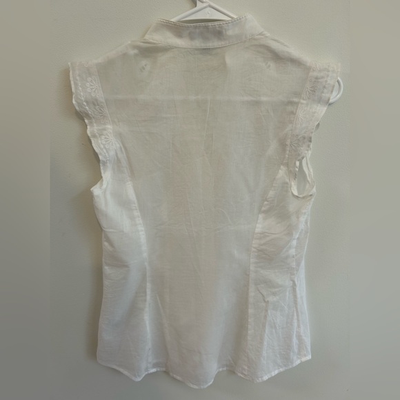 Express white sleeveless top in XSP - Picture 2 of 4
